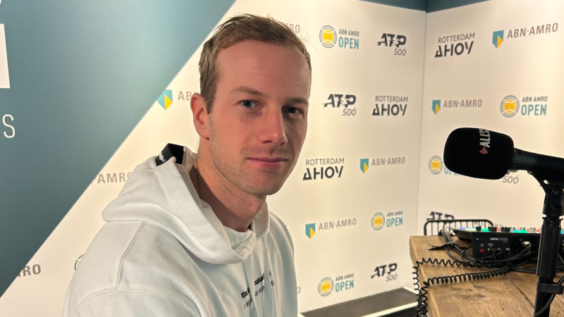 Botic van de Zandschulp in de studio tijdens ASR LIVE! op ABN AMRO Open