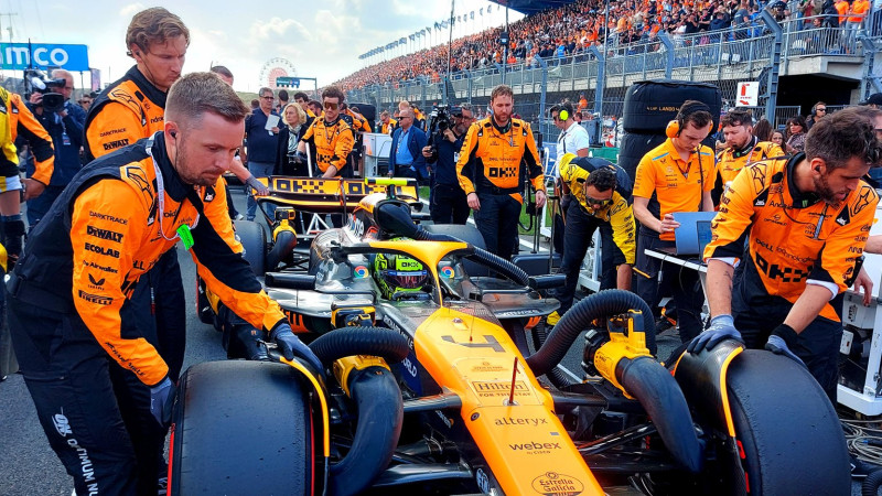 Lando Norris op grid DutchGP 2024 Foto: Ronald Vording