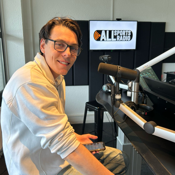 Tim van Sintfiet in de studio