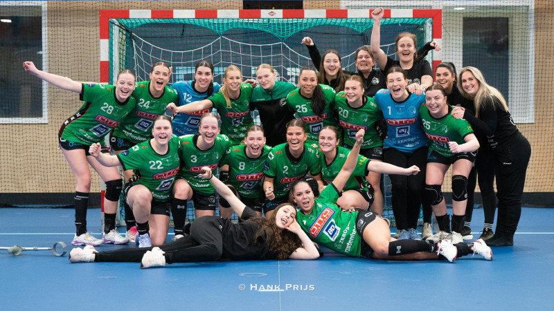 VOC Dames 2 Foto: Hank Prijs