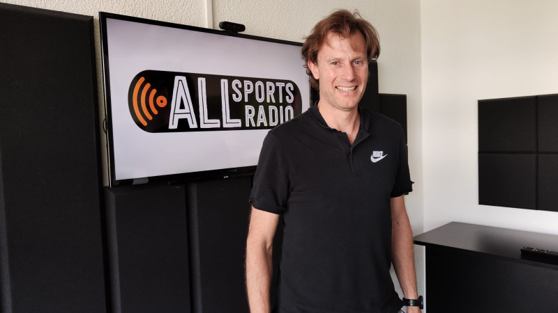 020625 Michiel Wienese in de studio