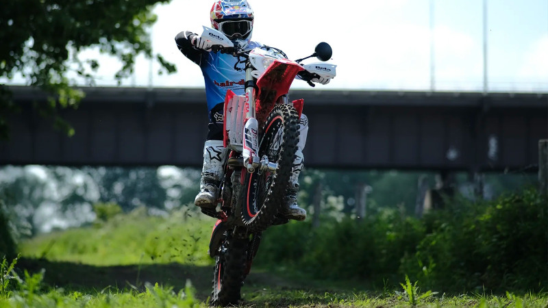 Deen Munsters op 't achterwiel brraaaaap Foto: SportsLink