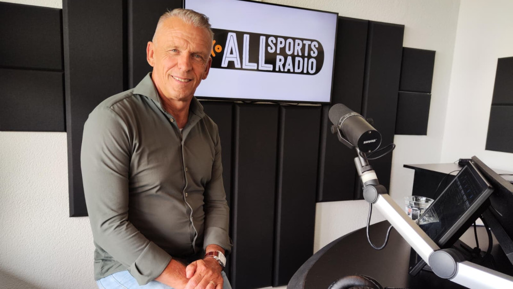 280825 Edward Sturing in Bloed, Zweet en Tranen