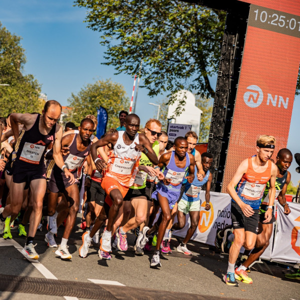Start NN Dam tot Damloop 2024 Foto: Le Champion