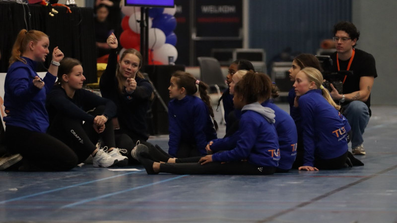 Elien Wolke in actie tijdens NK Turnen Teams Foto: Sevda Deniz