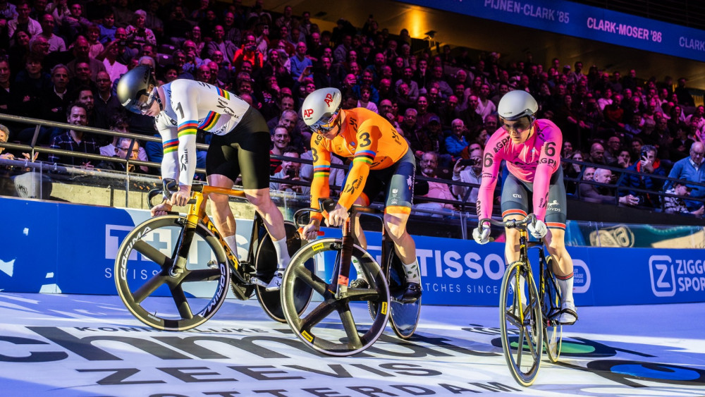 Surplacende sprinters dag drie WielerZesdaagse Rotterdam Foto: Stephan Tellier