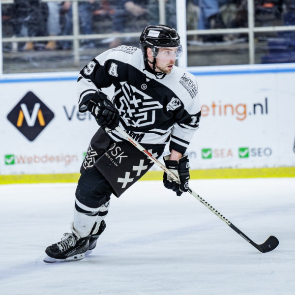 Calvin Pohlman in actie bij Amsterdam Tigers Foto: Sabine de Graaf / @sportsbysabine