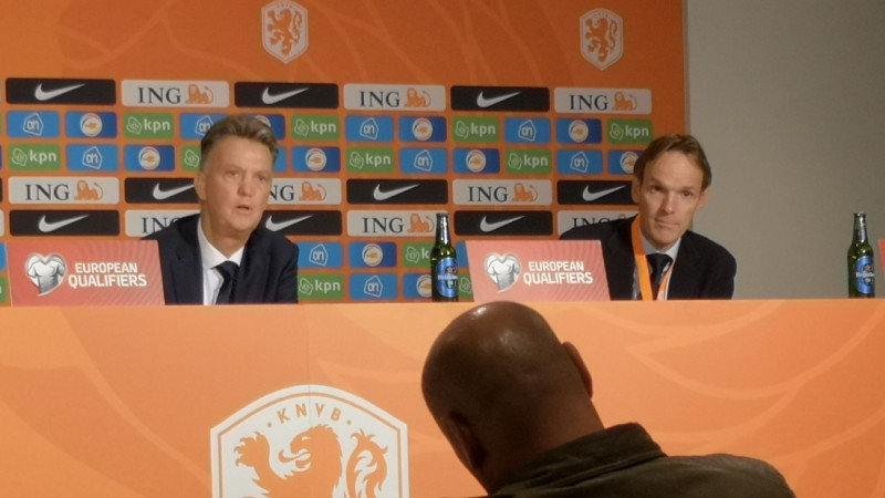 Bas Ticheler en Louis van Gaal Foto: Robert Denneman